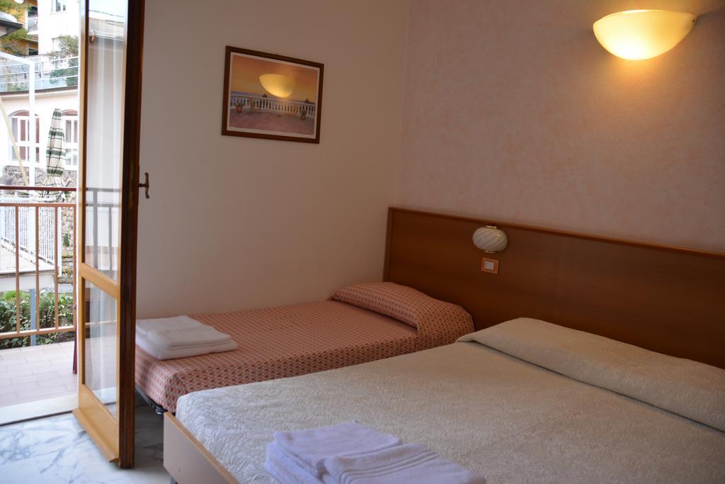Hotel Corallo Монелья Номер фото