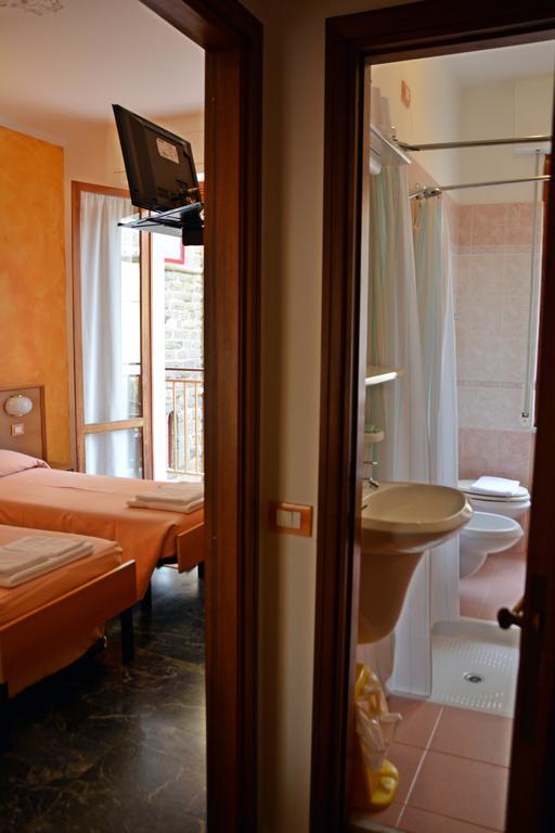 Hotel Corallo Монелья Экстерьер фото
