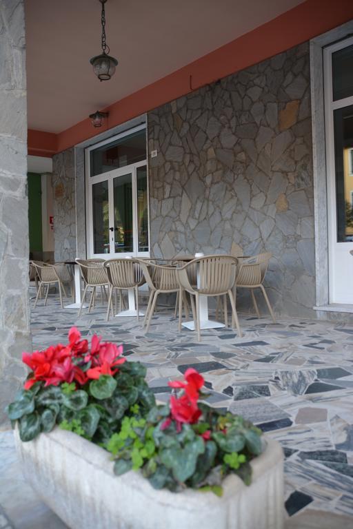 Hotel Corallo Монелья Экстерьер фото