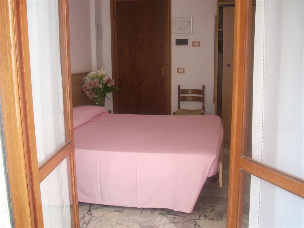 Hotel Corallo Монелья Экстерьер фото