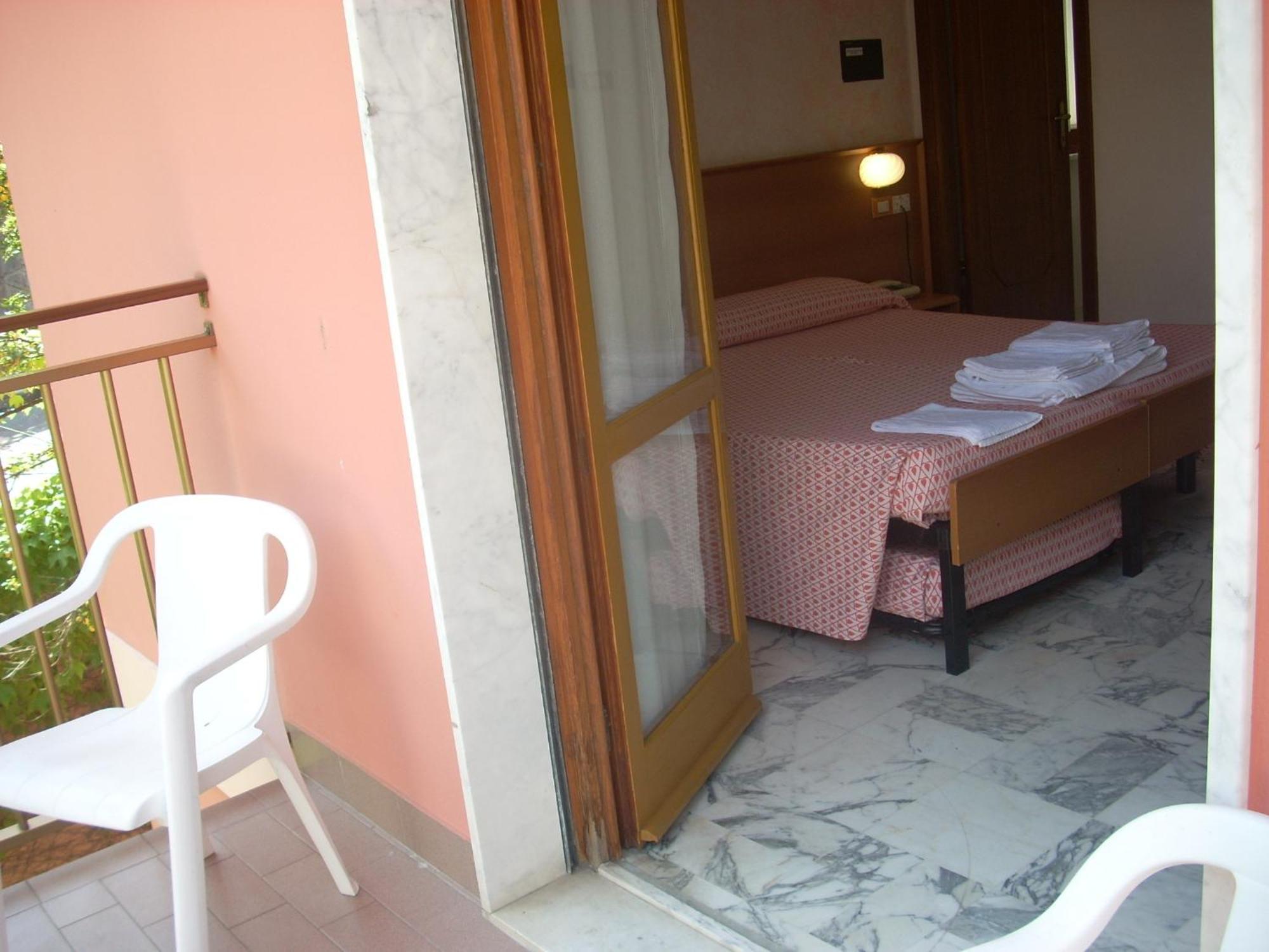 Hotel Corallo Монелья Экстерьер фото