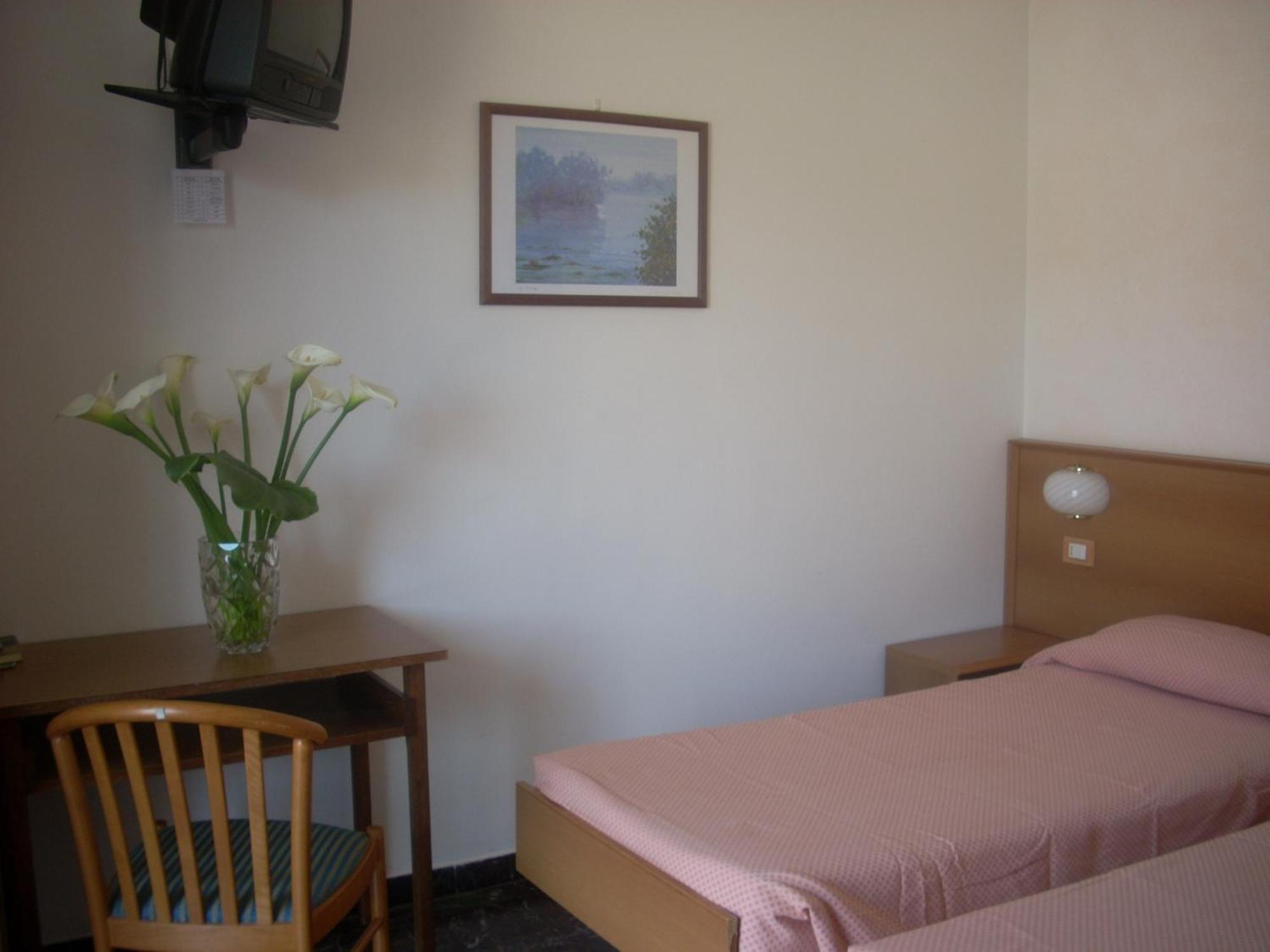 Hotel Corallo Монелья Экстерьер фото