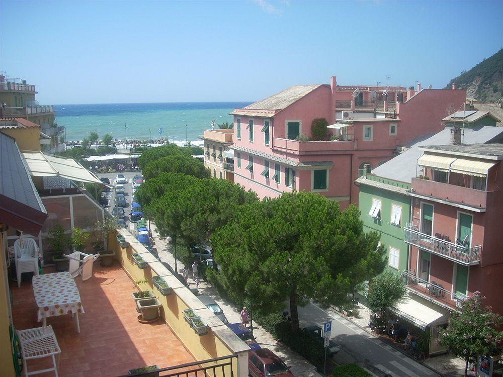 Hotel Corallo Монелья Экстерьер фото