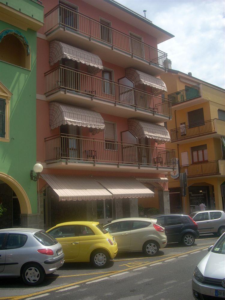 Hotel Corallo Монелья Экстерьер фото