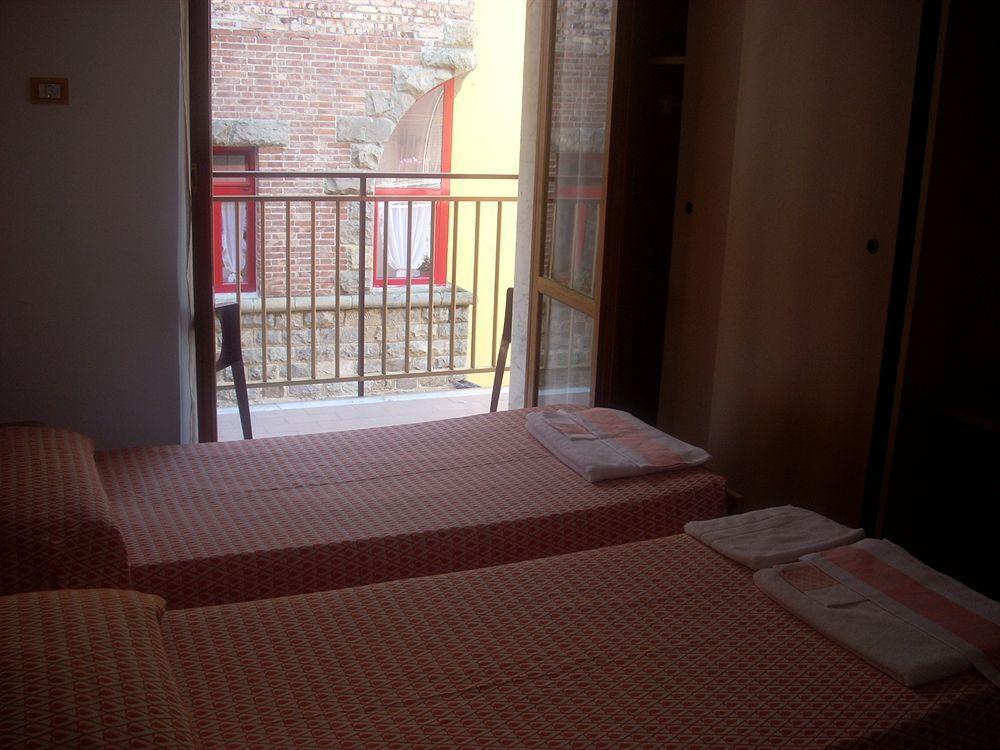 Hotel Corallo Монелья Экстерьер фото
