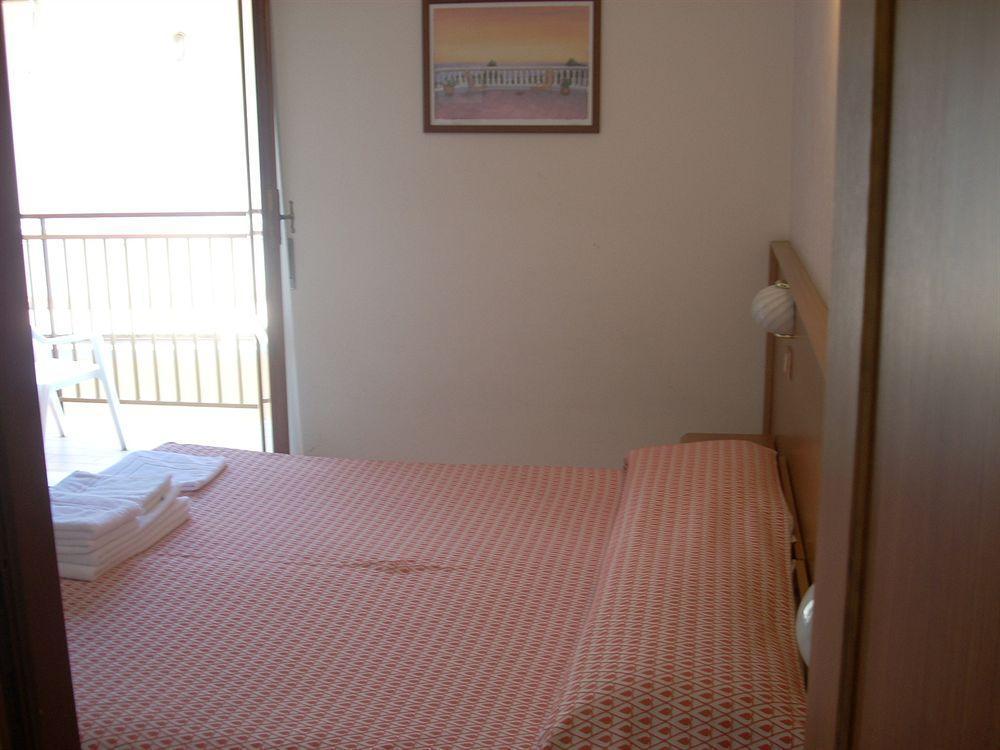 Hotel Corallo Монелья Экстерьер фото