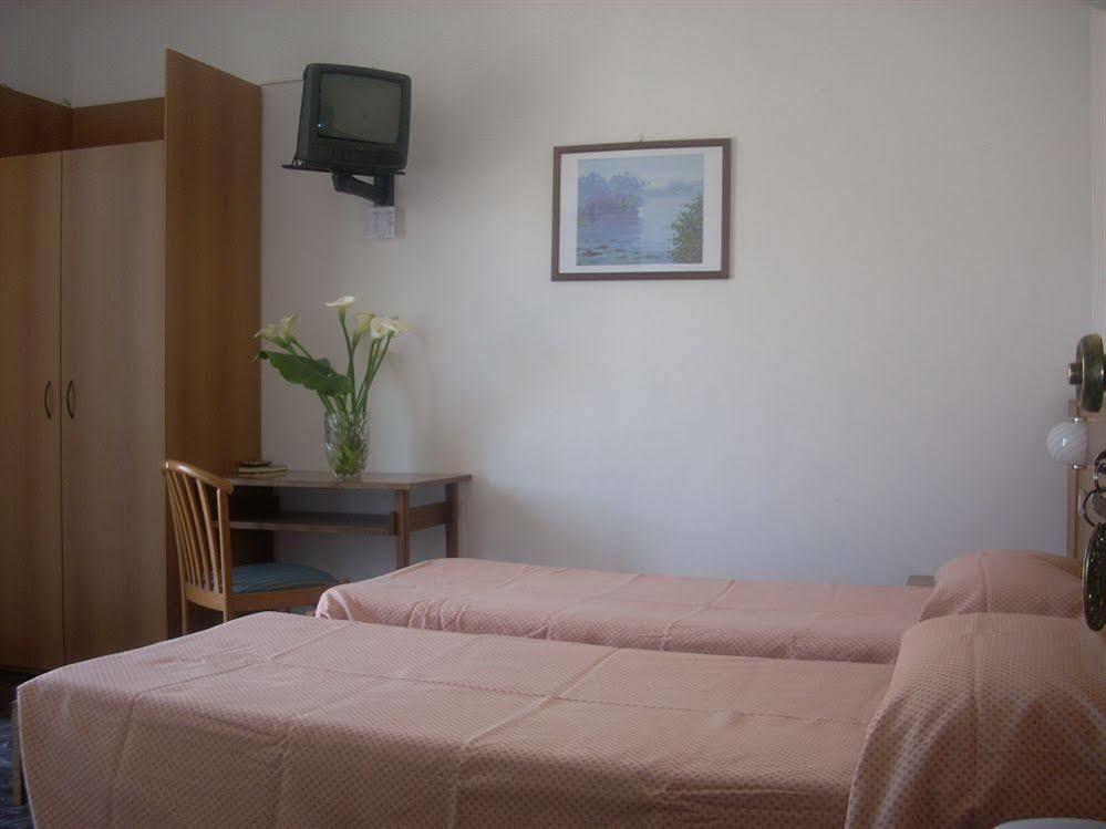 Hotel Corallo Монелья Экстерьер фото